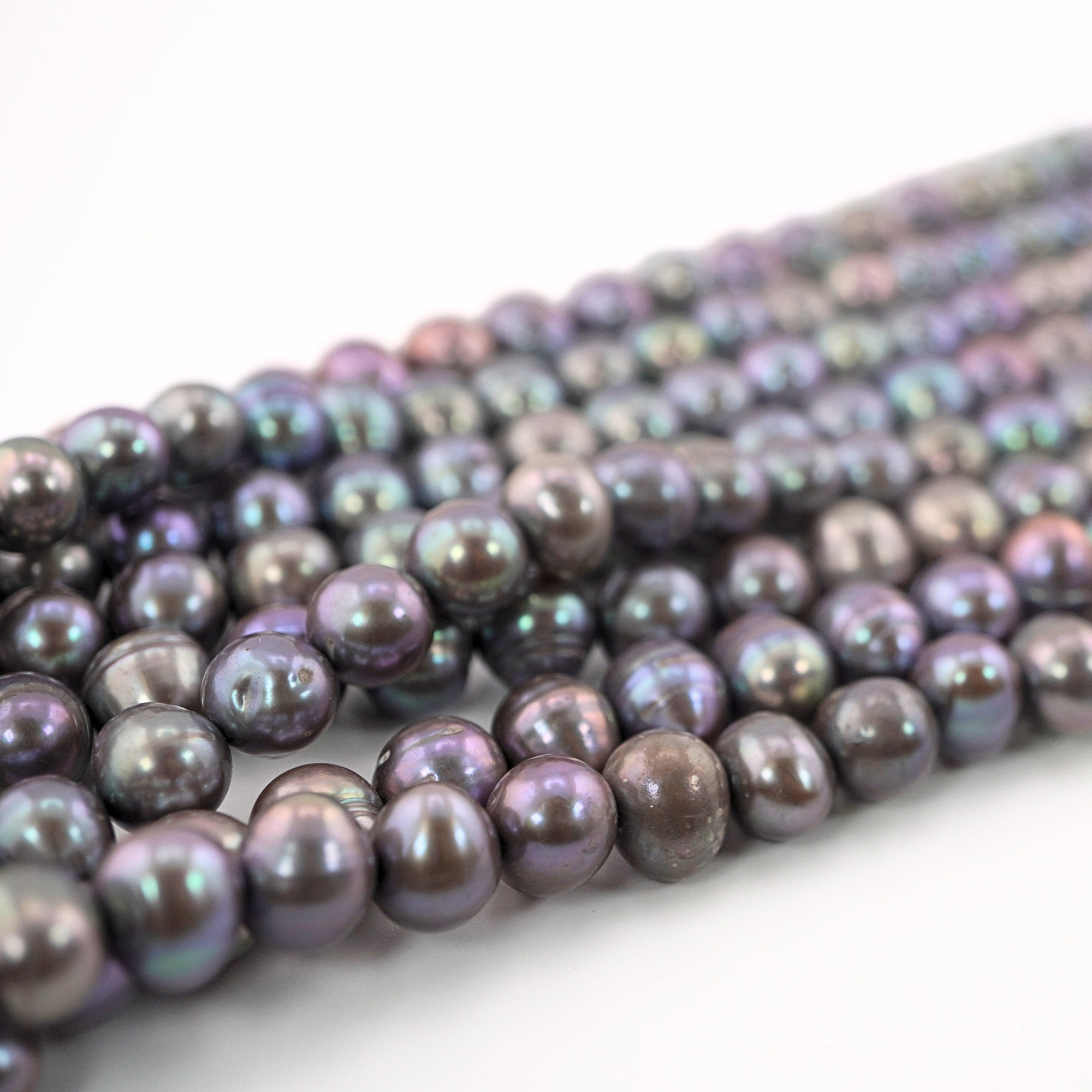 10-8MM Peacock Pearl Beads Close-Up