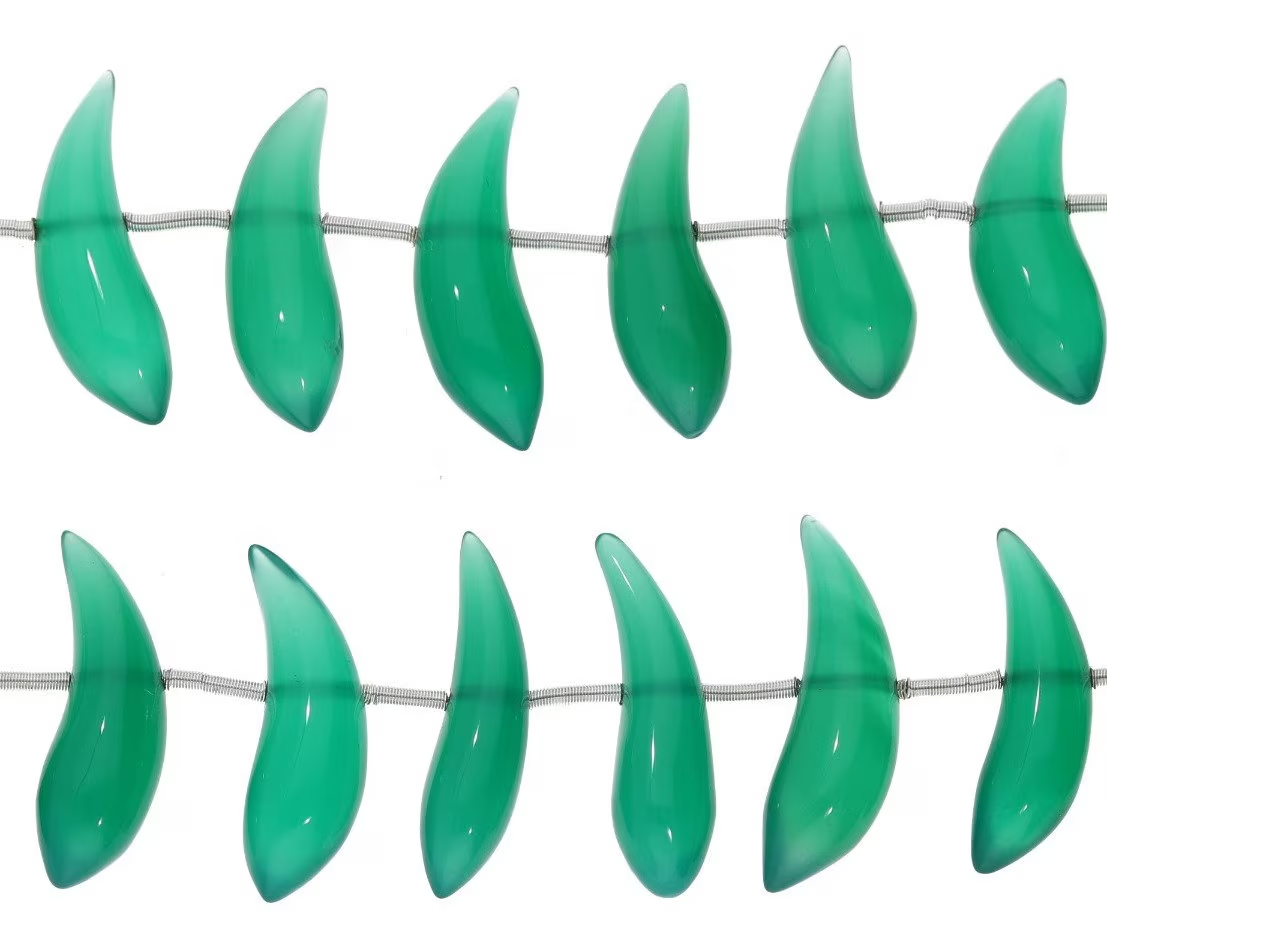 Green Onyx Smooth Horn Shape Gemstone Strand Beads