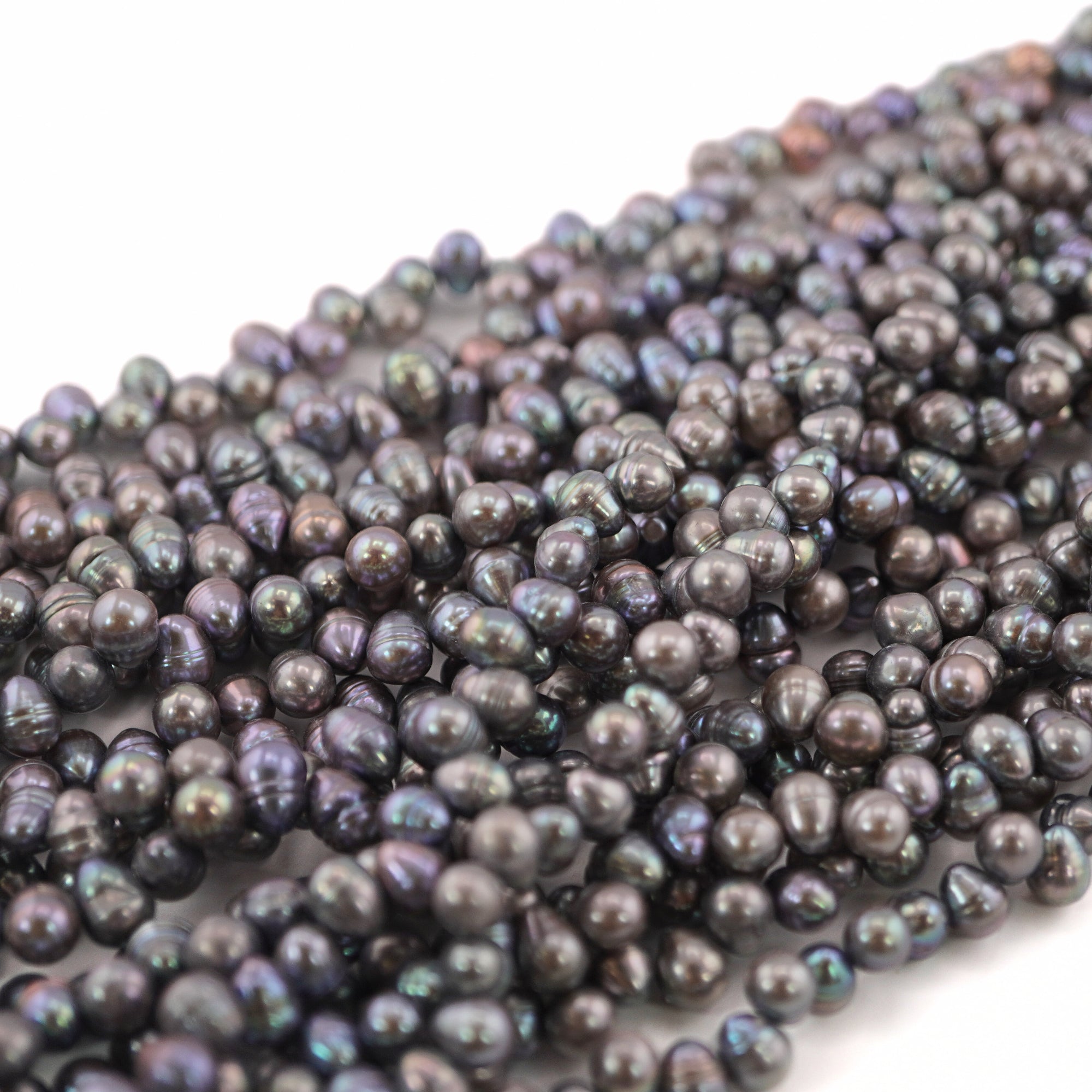 High-quality peacock pearl strand