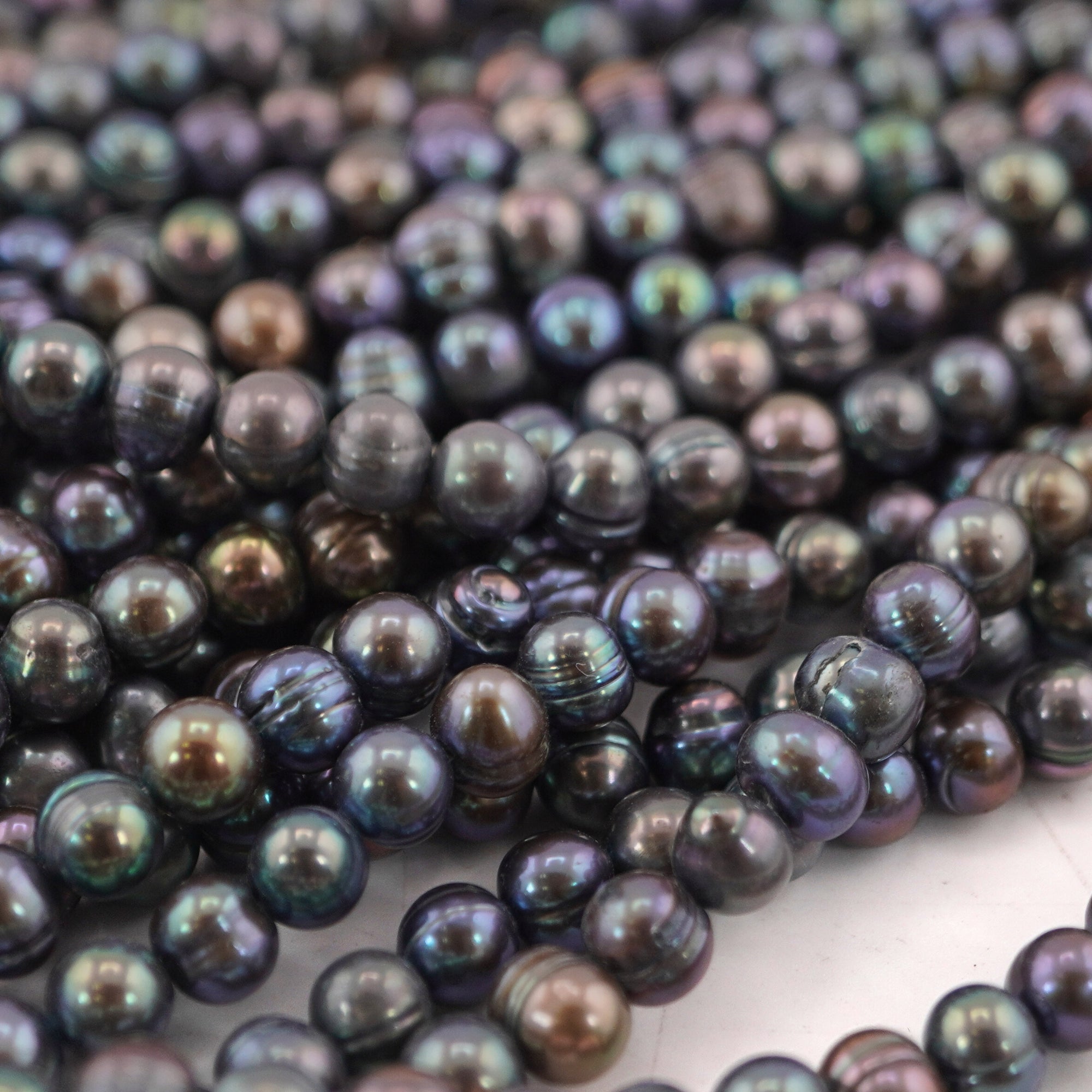 Lustrous pearl beads for handmade jewelry