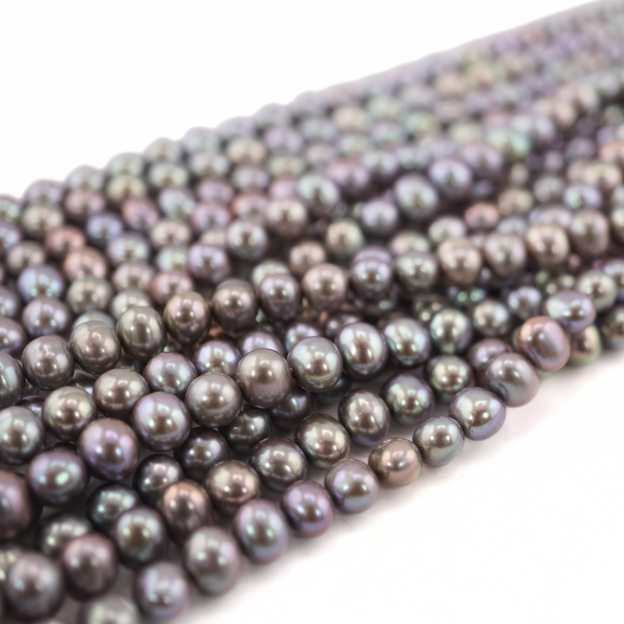 Natural Peacock Color Pearls for Jewelry