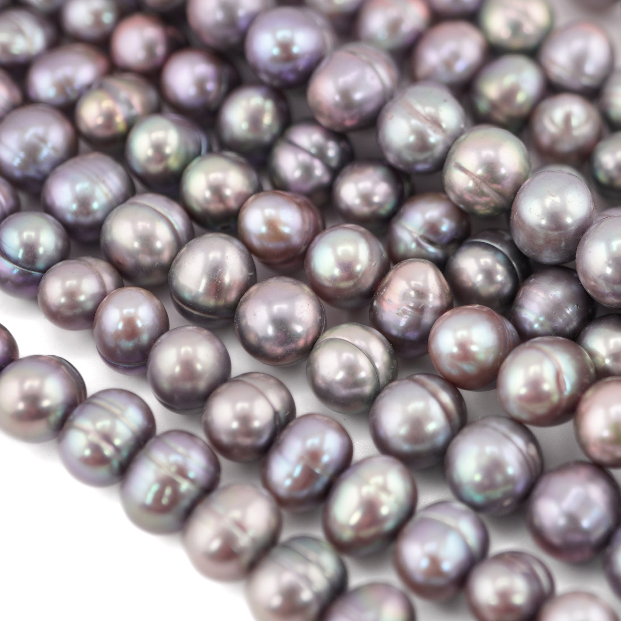 Round peacock pearls 8mm