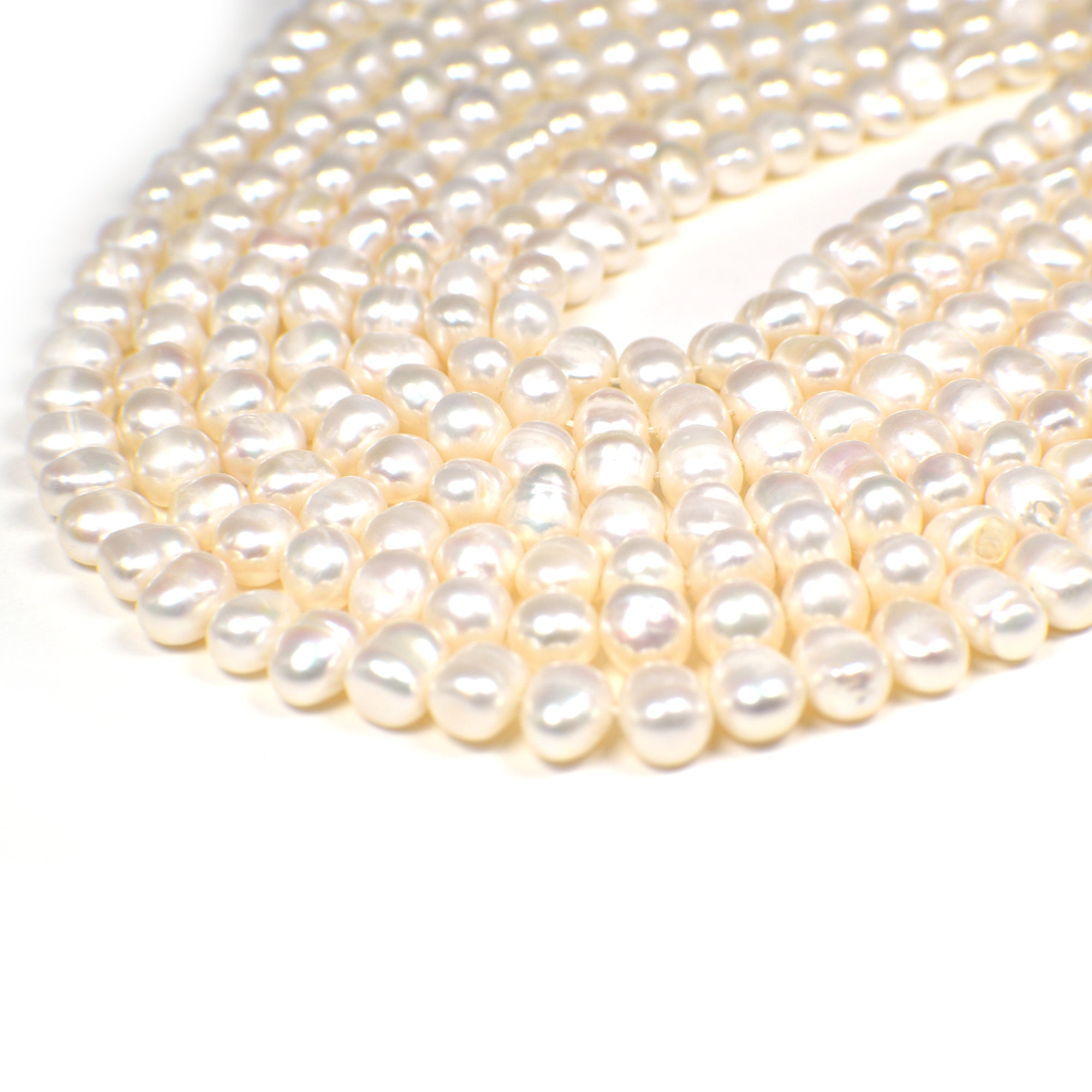 Smooth white cultured pearl beads