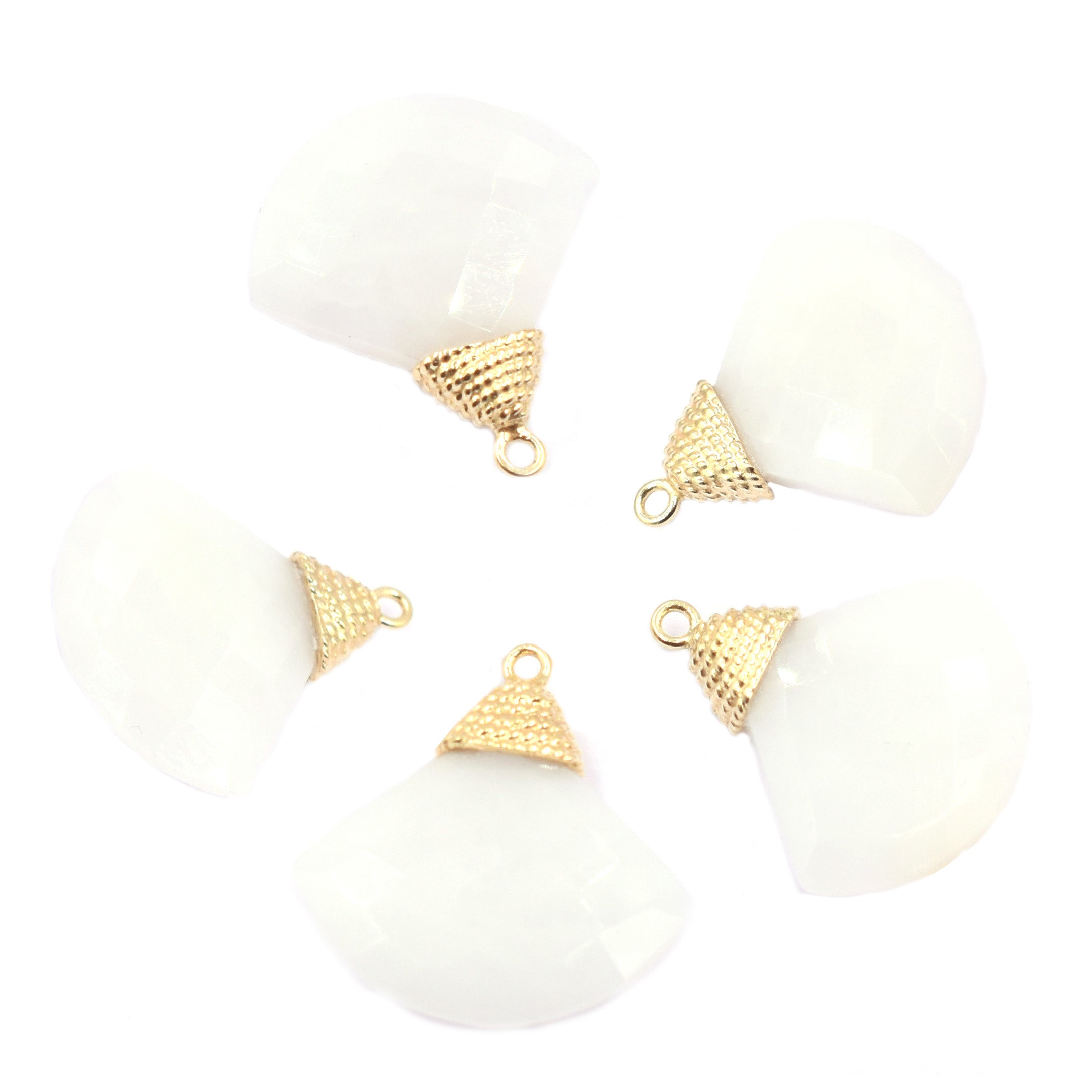 22x24mm white agate twisted pendant