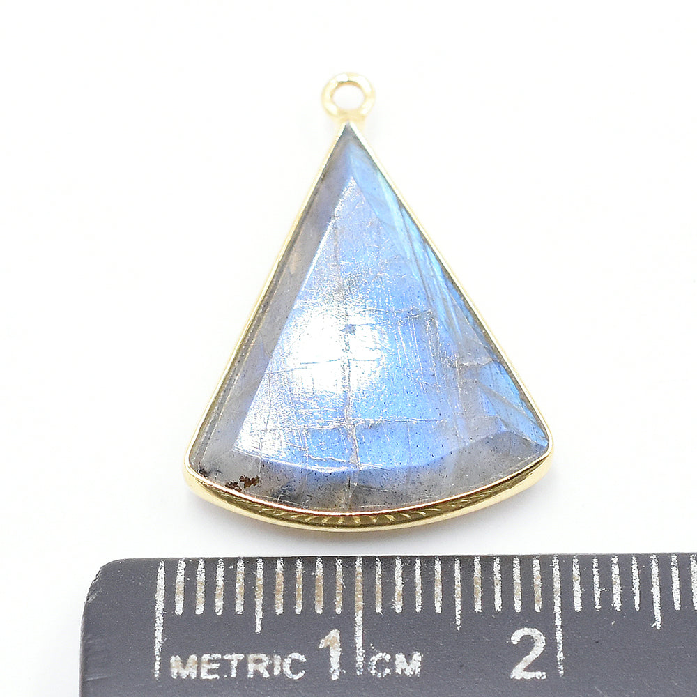 Labradorite triangle pendant with silver bezel