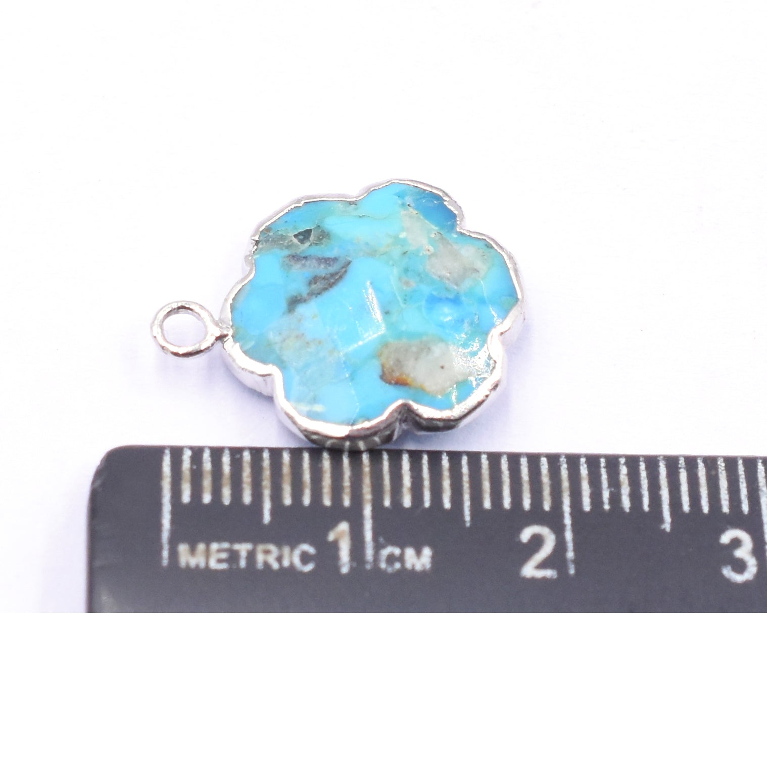 Lucky clover turquoise pendant with silver electroplating