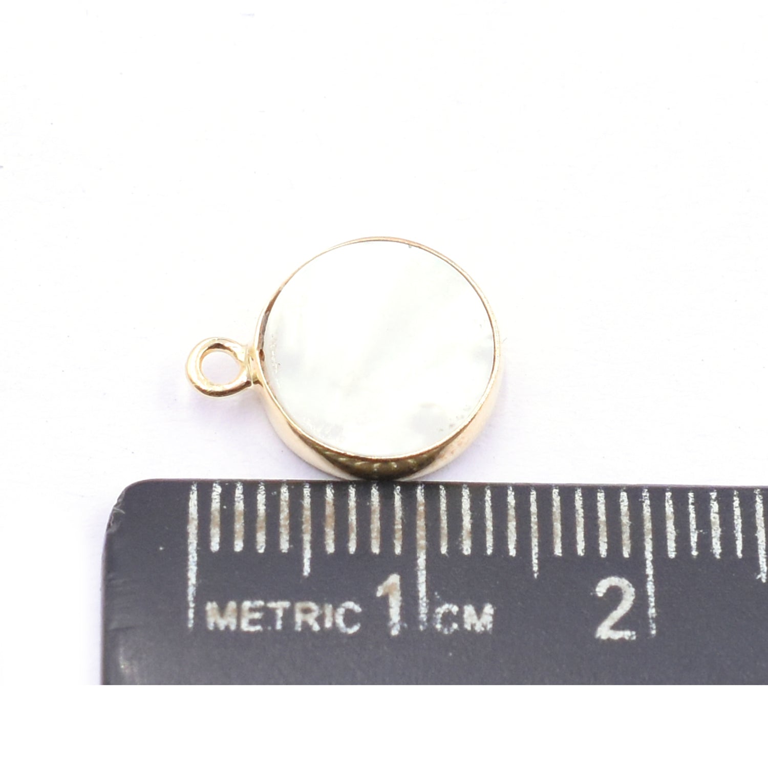 Mother of Pearl gemstone pendant with silver vermeil frame gold plated