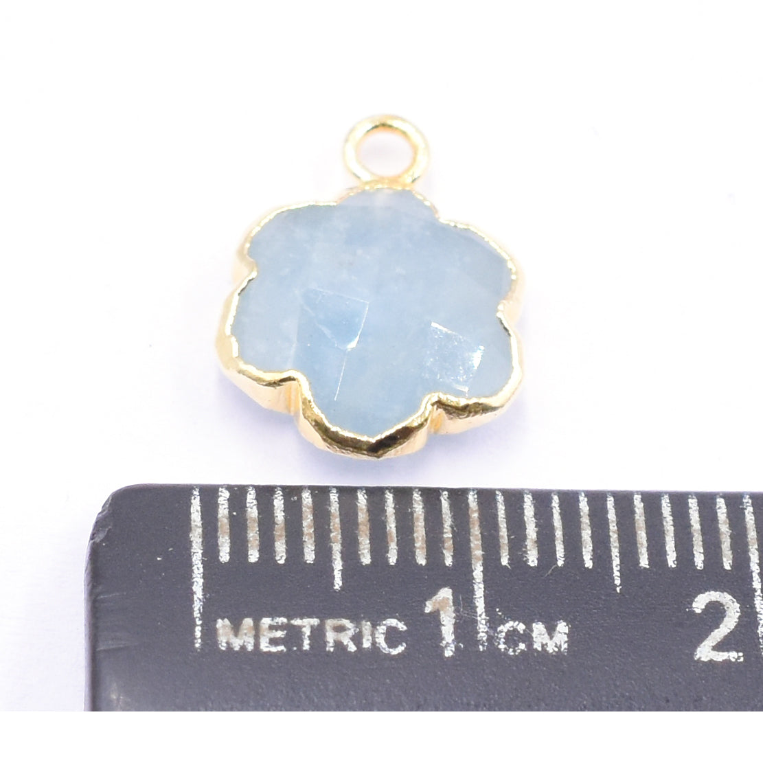 clover pendant with aquamarine gemstone