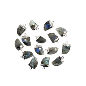 handcrafted silver pendant with labradorite gemstone