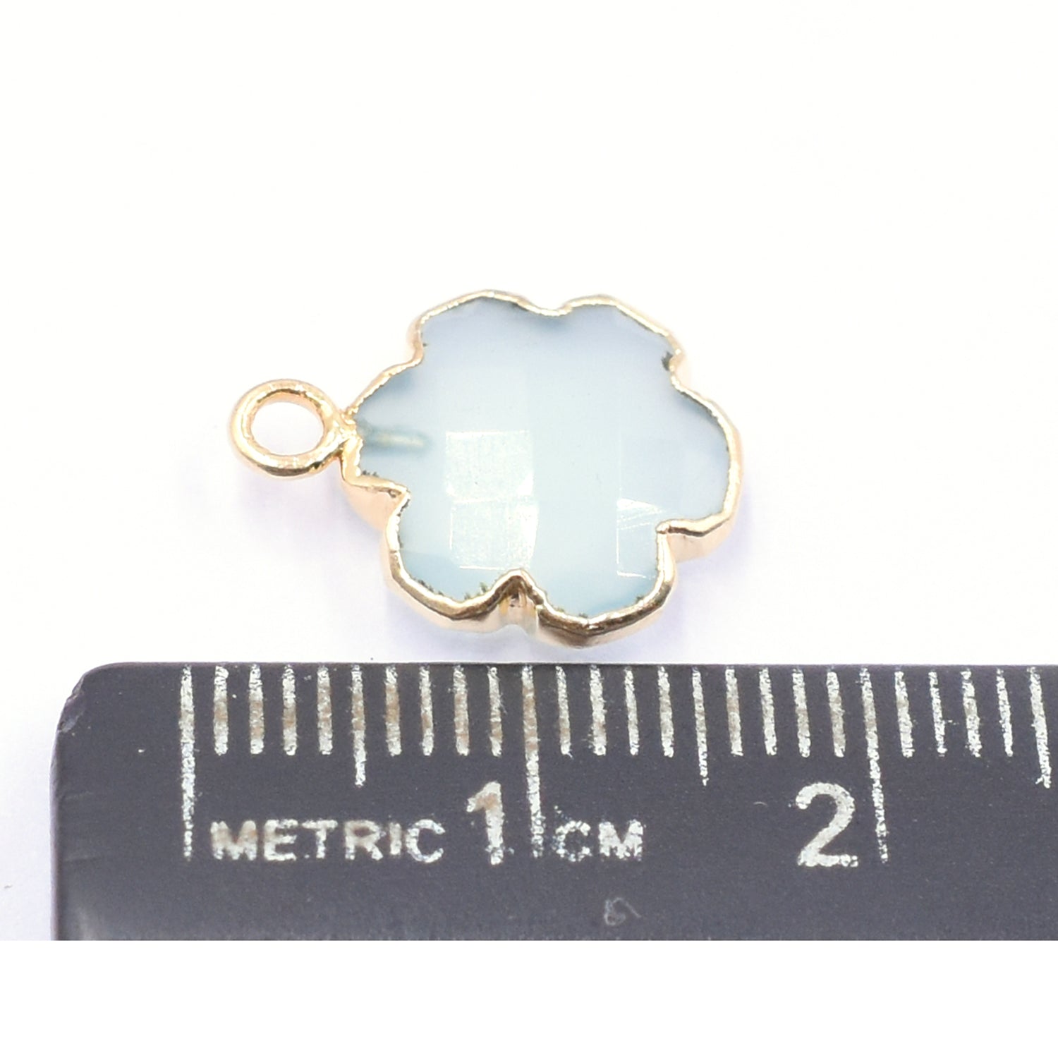 leaf clover chalcedony gold pendant
