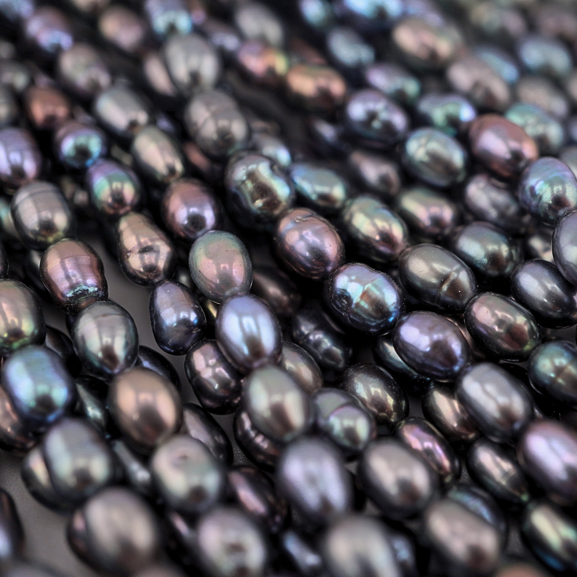 Natural peacock pearl beads

