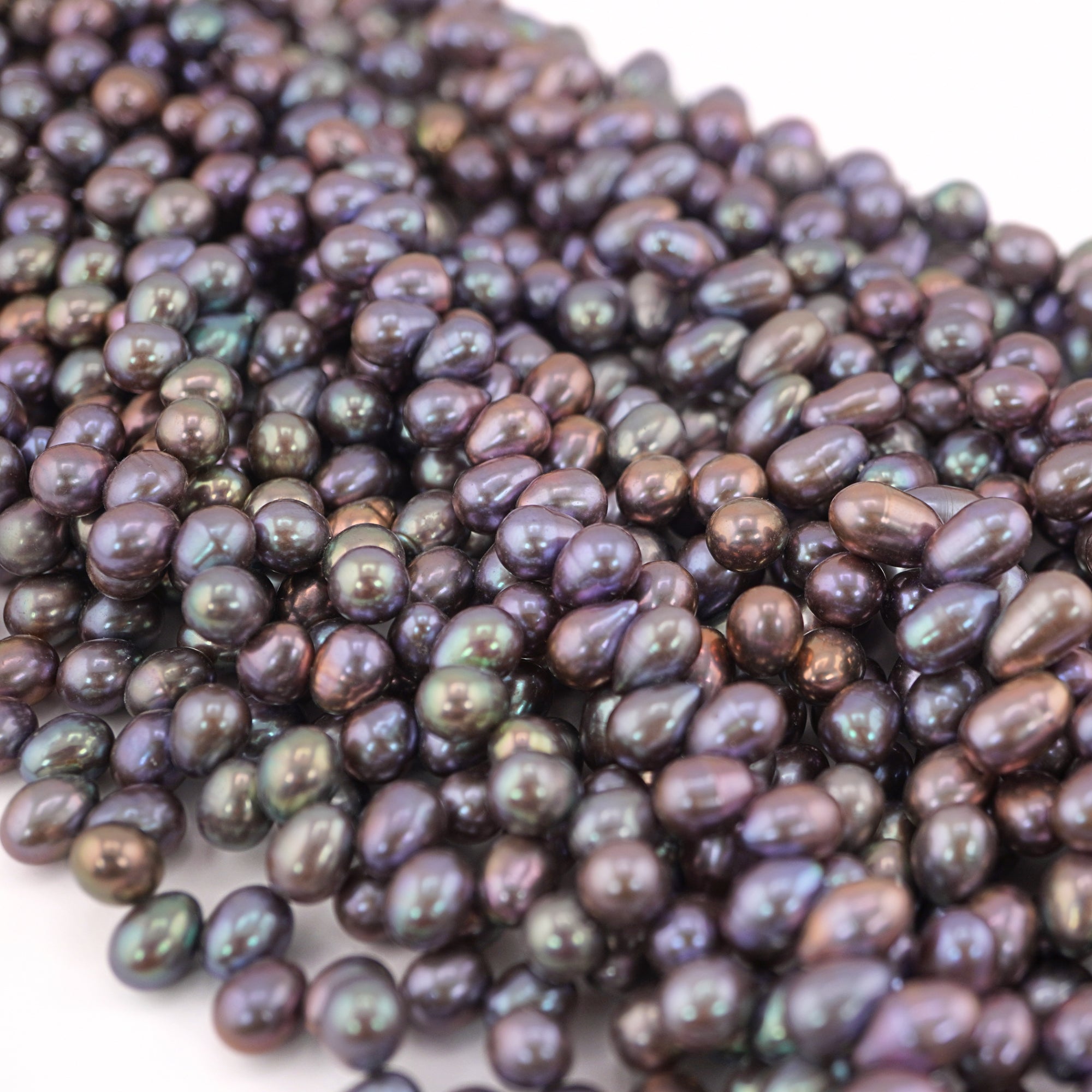 Jewelry making peacock pearls

