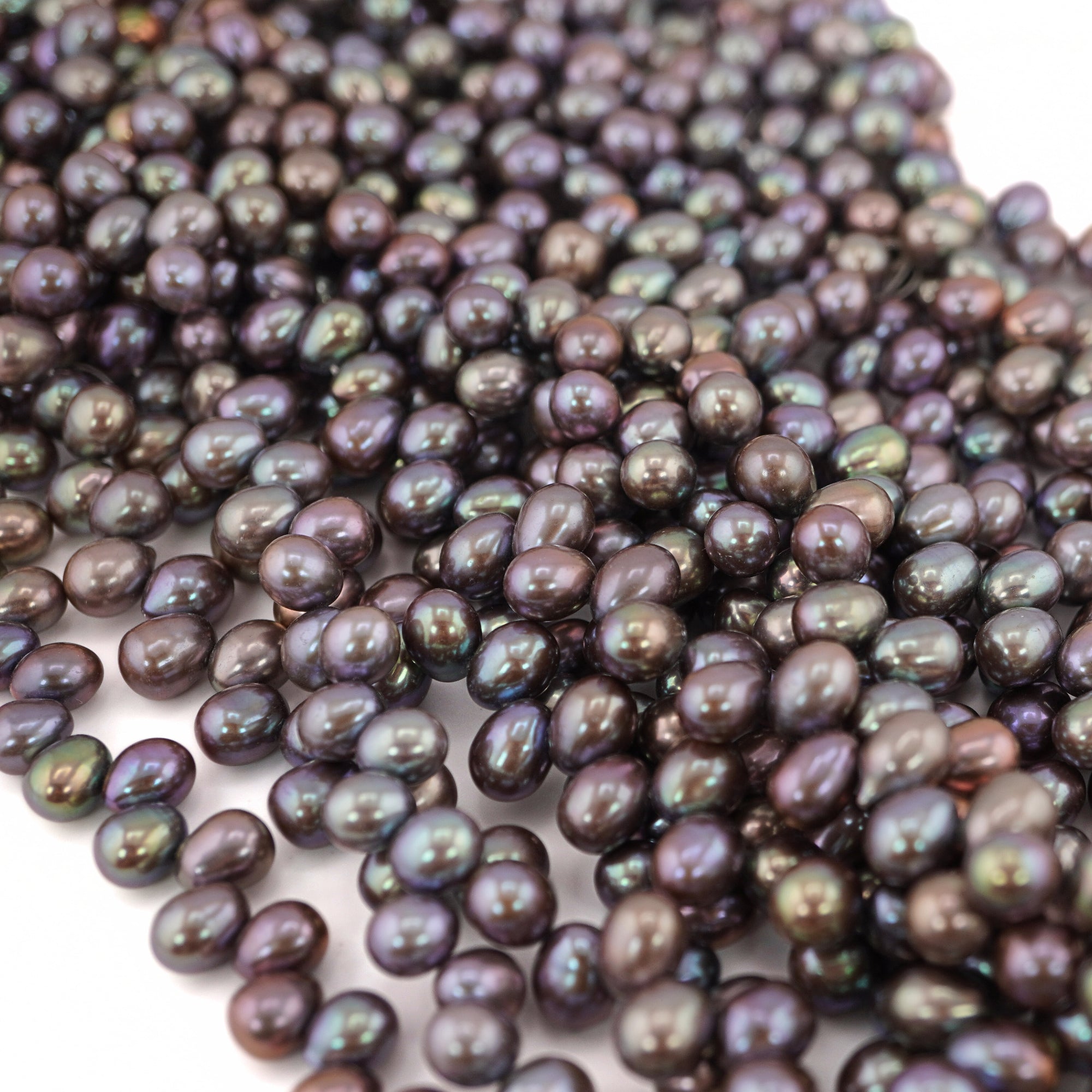 Oval peacock pearl beads wholesale

