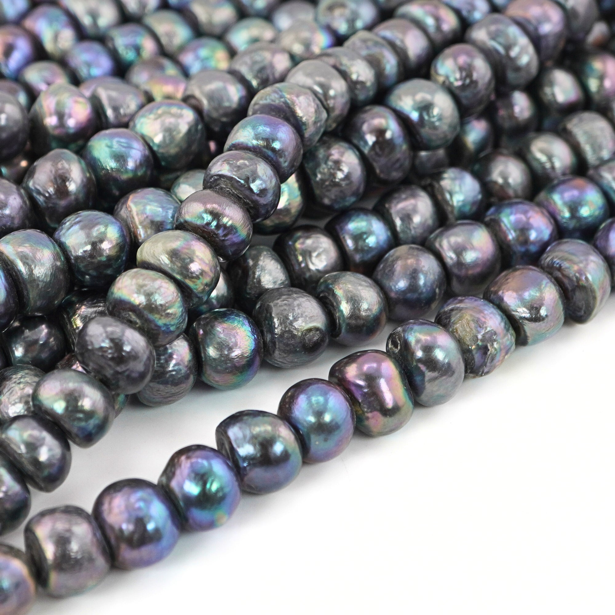 pearl strand in peacock tone

