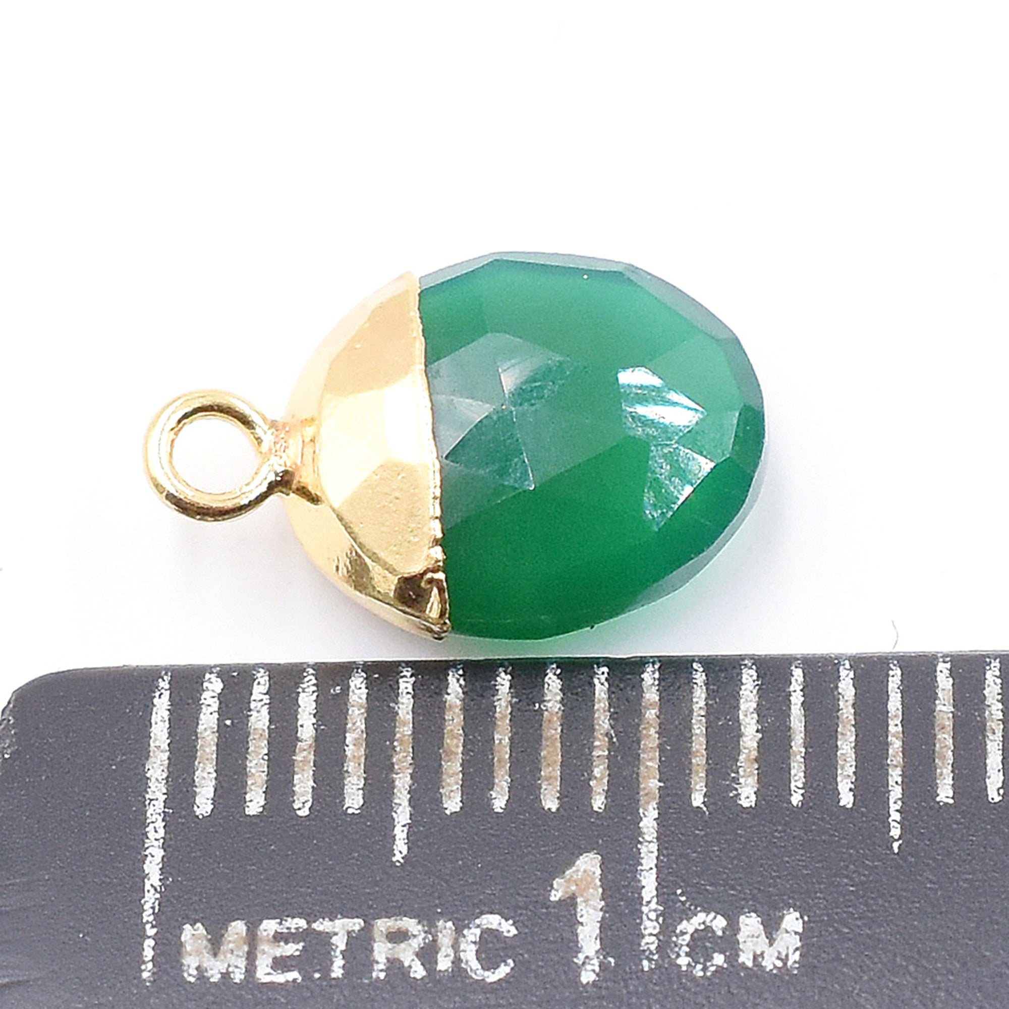 Elegant Green Onyx oval pendant in gold plating