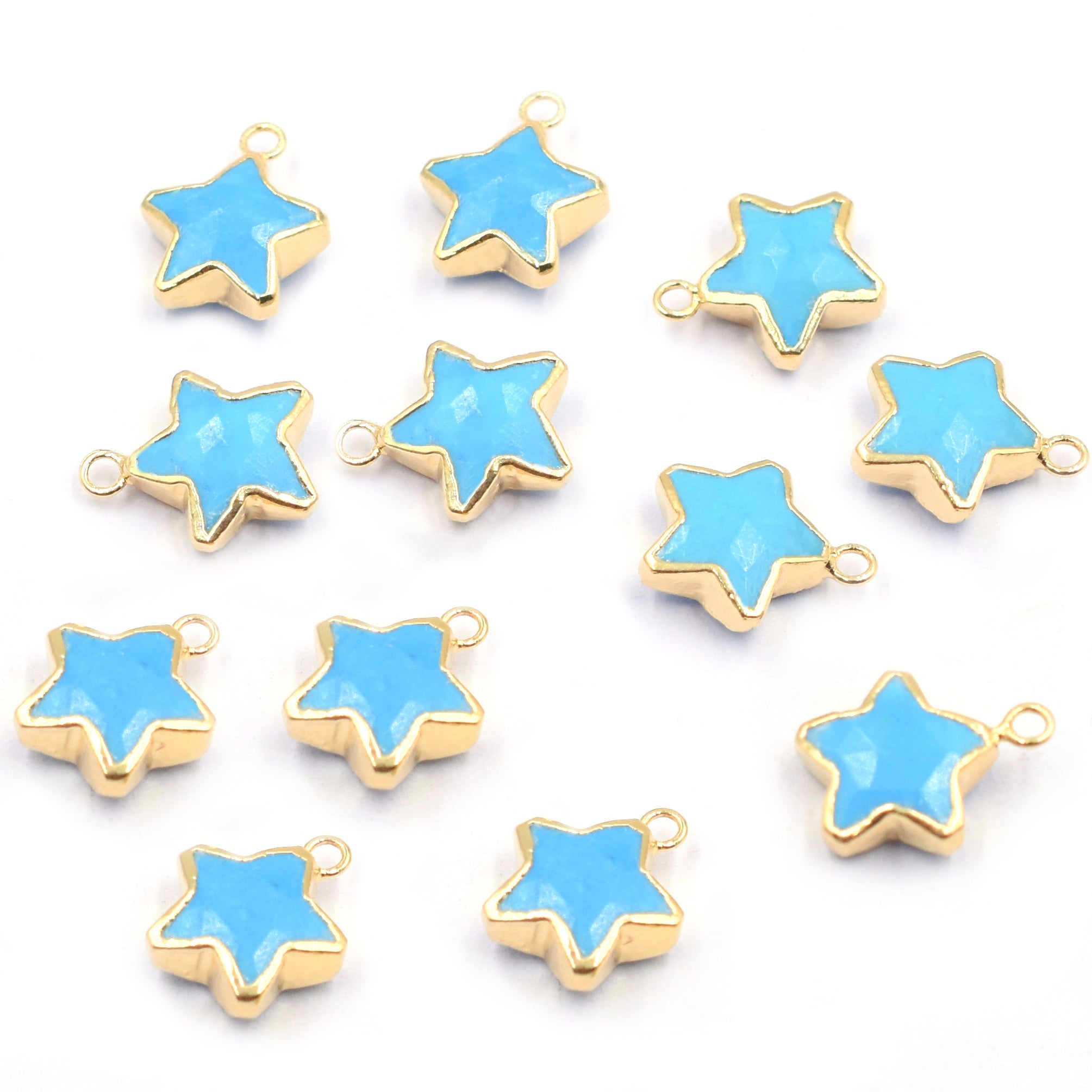 Howlite star shaped pendant with gold finish