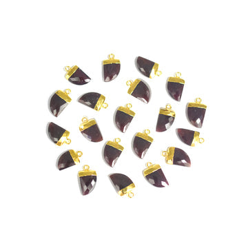 Horn shaped Garnet pendant with gold finish