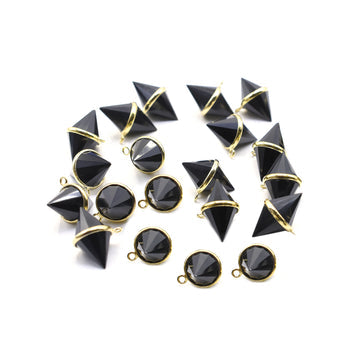 Black onyx cone-shaped pendant in vermeil