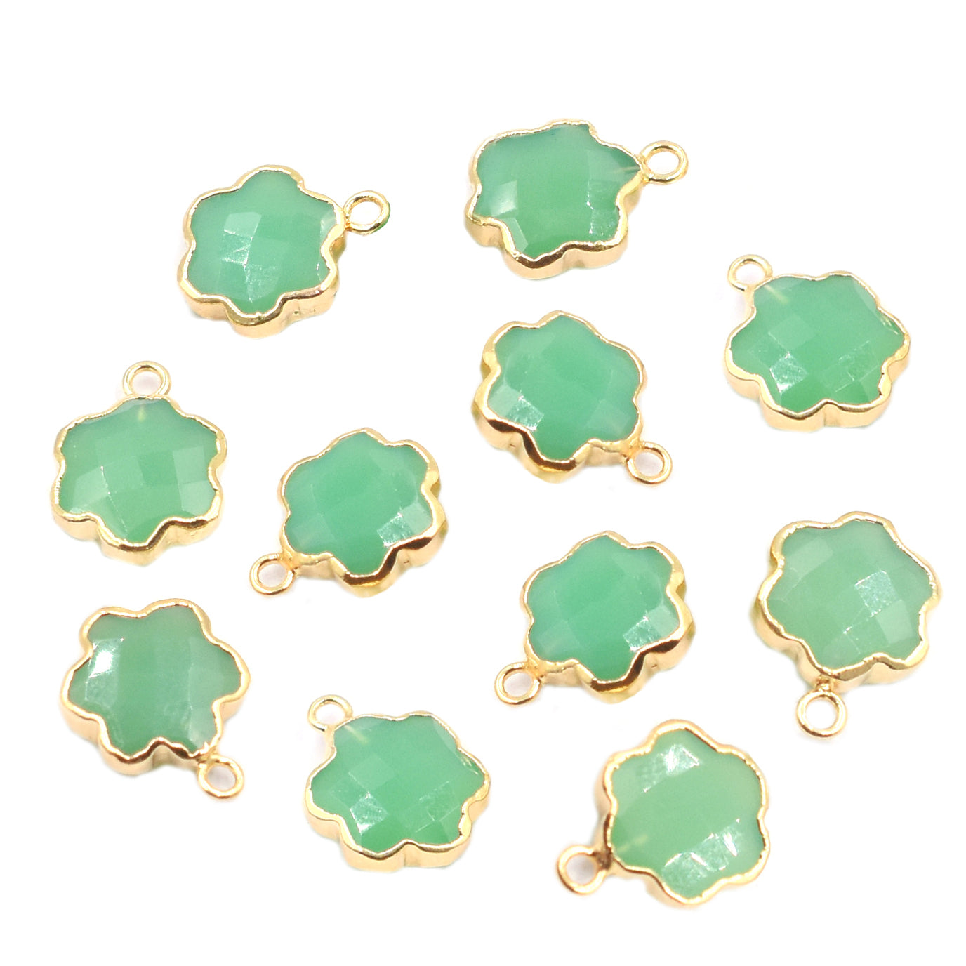 Stylish Chrysoprase Chalcedony Clover leaf pendant in gold frame