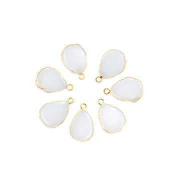 White Agate Pear Shape 15x13 MM Gold Electroplated Pendant