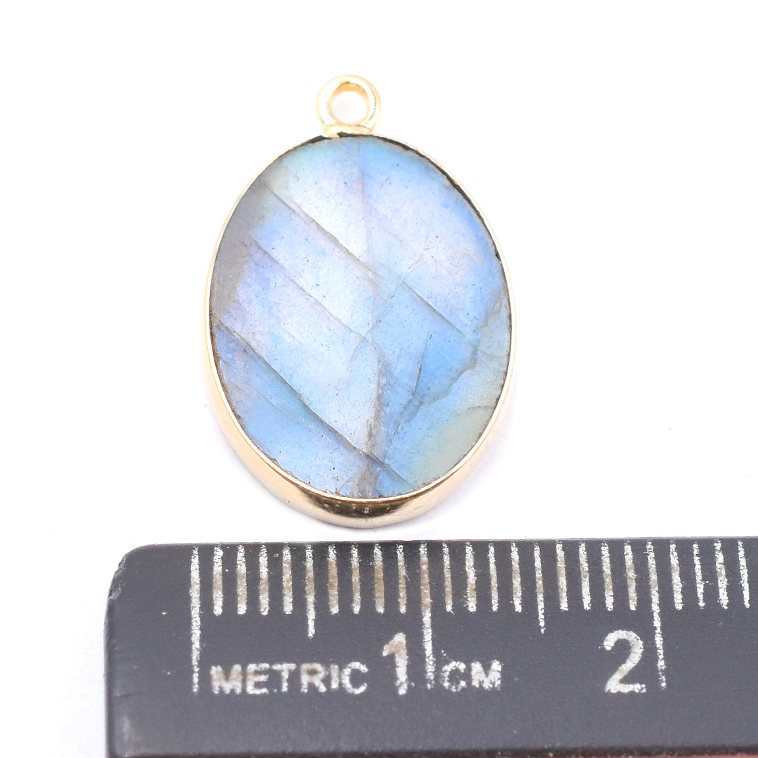 Labradorite oval pendant with silver bezel